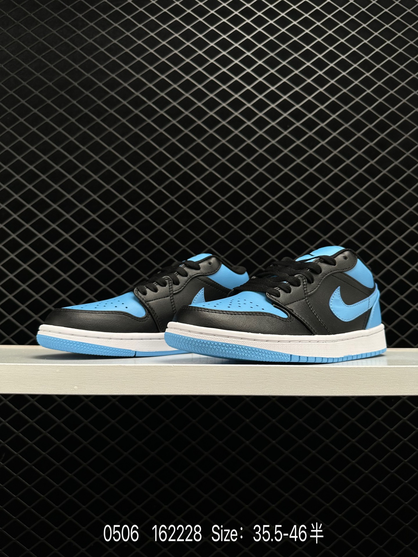 Air Jordan 1 Low “Light Smoke Grey”